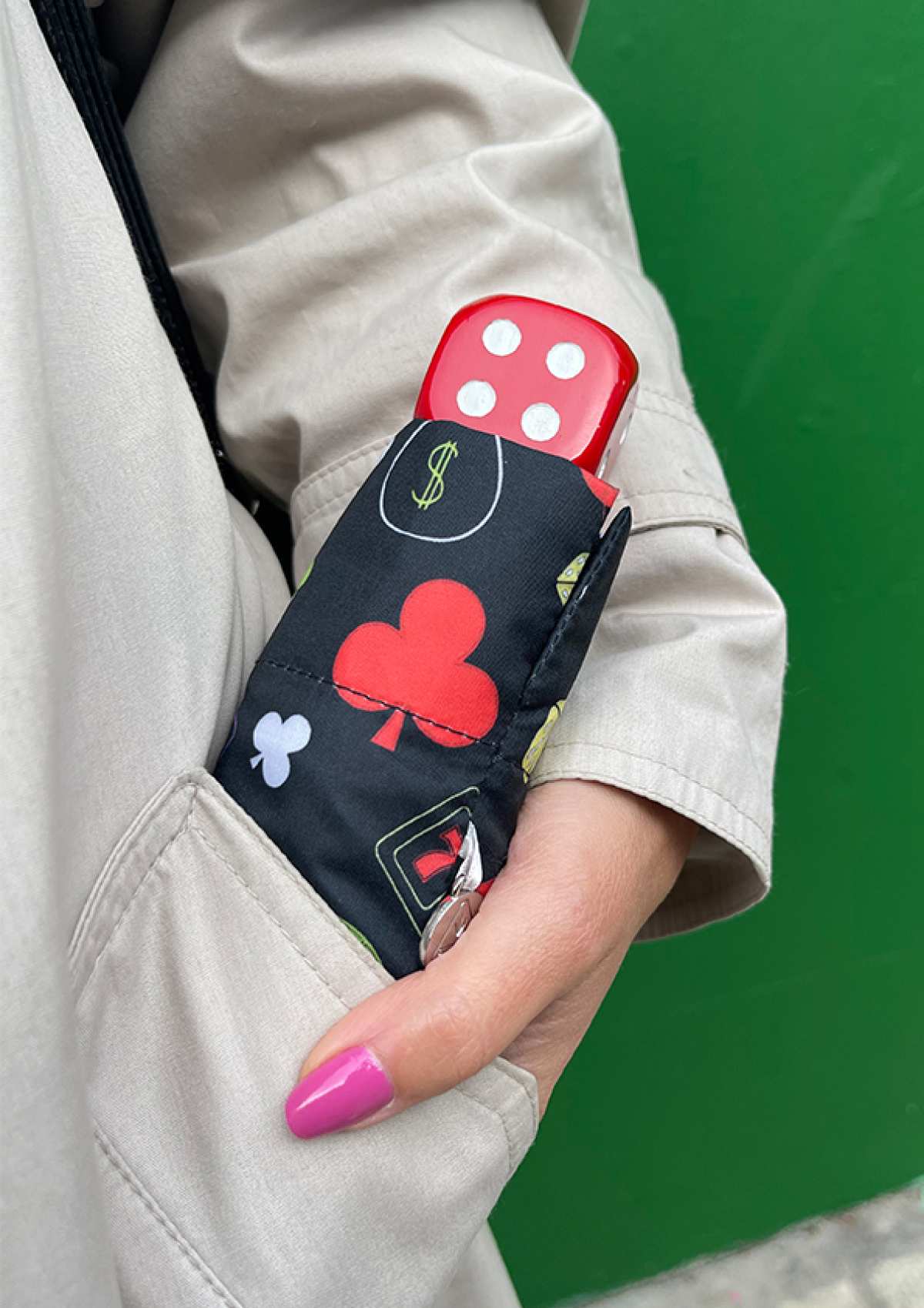 Curio 2 UV - Trippy Casino