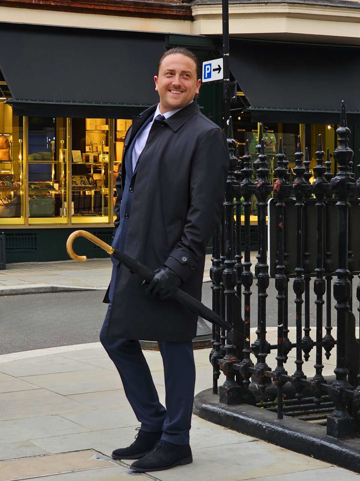 Commissioner 1 - Black