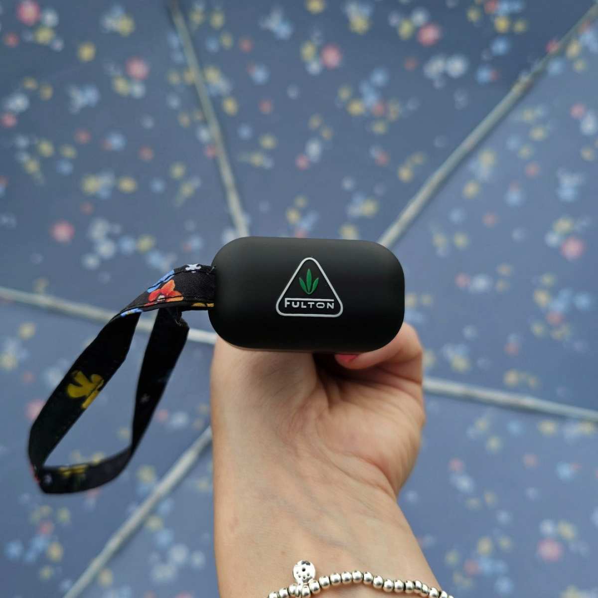 Tiny 2 - Buttercup Sprig