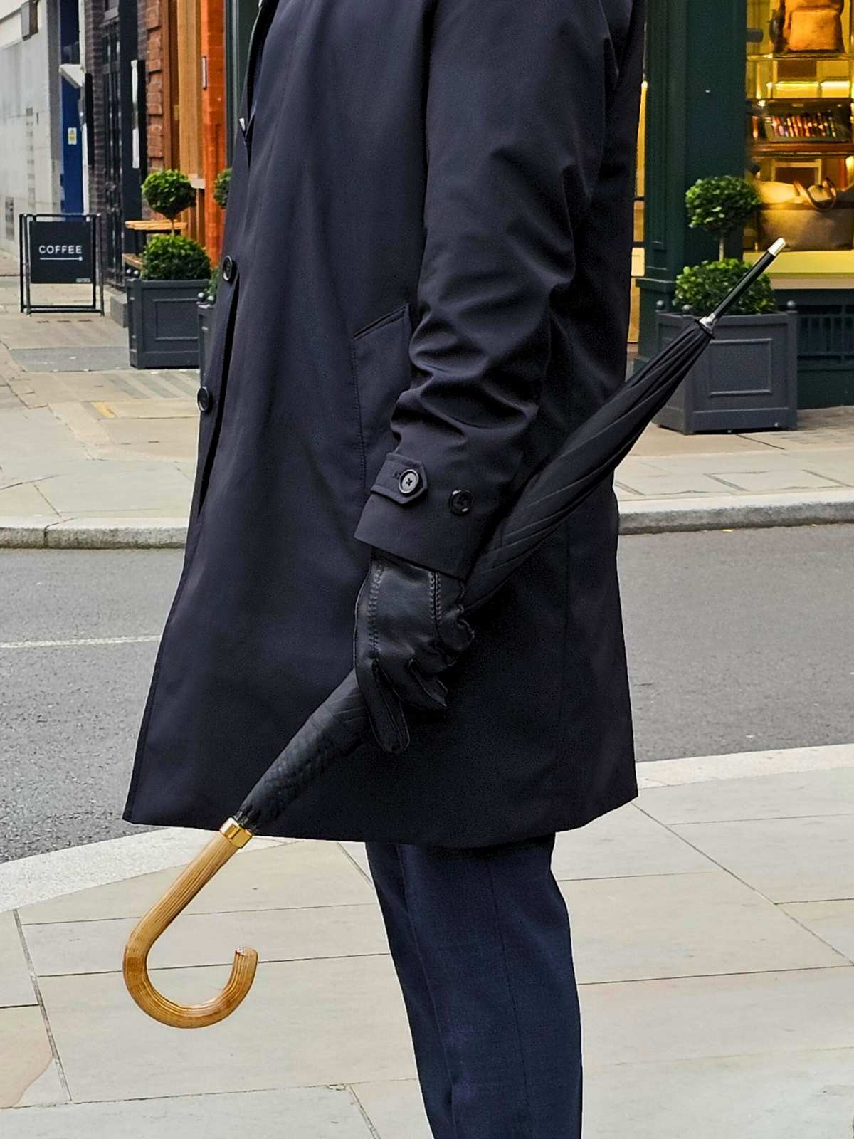 Commissioner 1 - Black