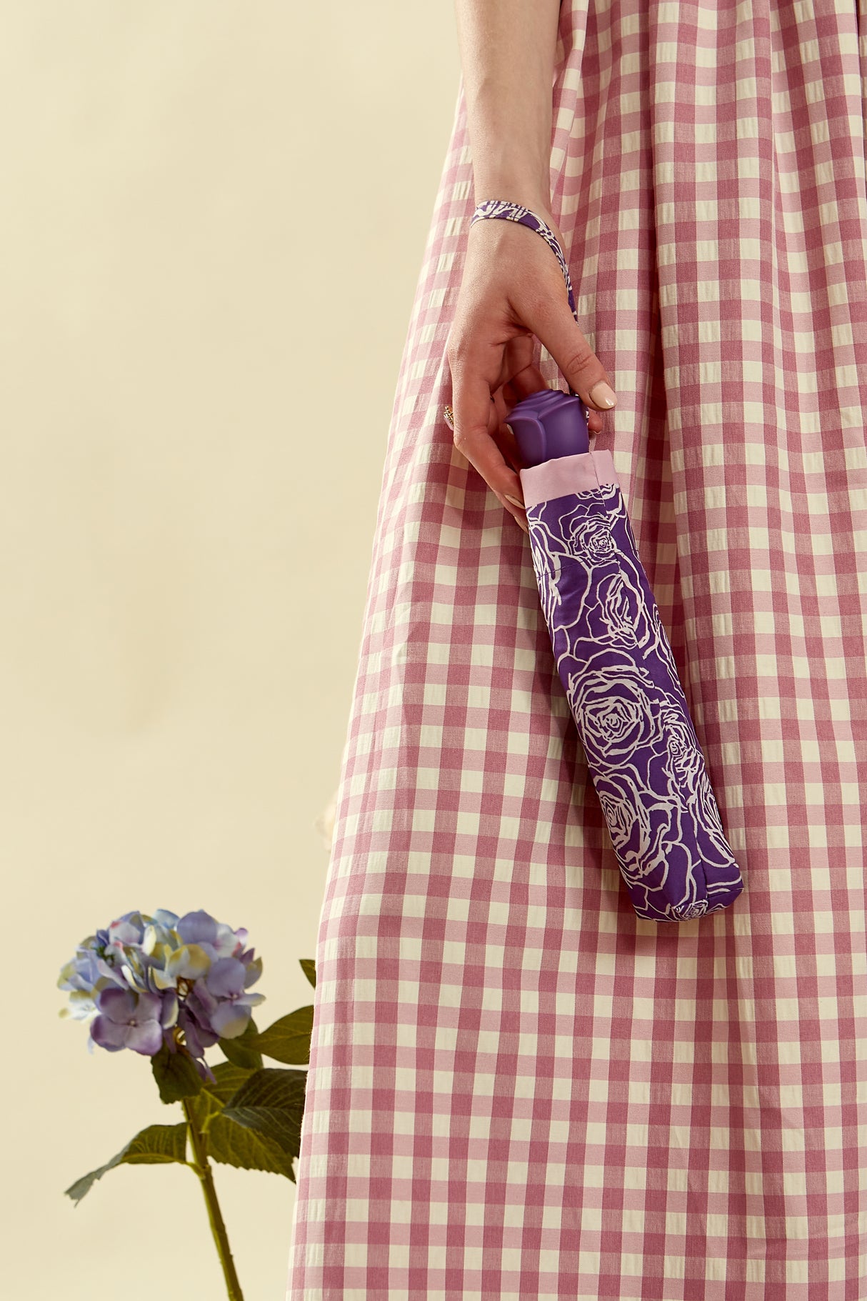 Curio 2 UV - Sketchy Rose