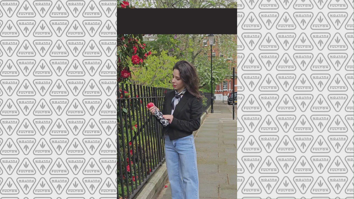 Curio 2 UV - Falling Hearts